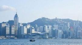 中美角力港添忧，多元发展振经济